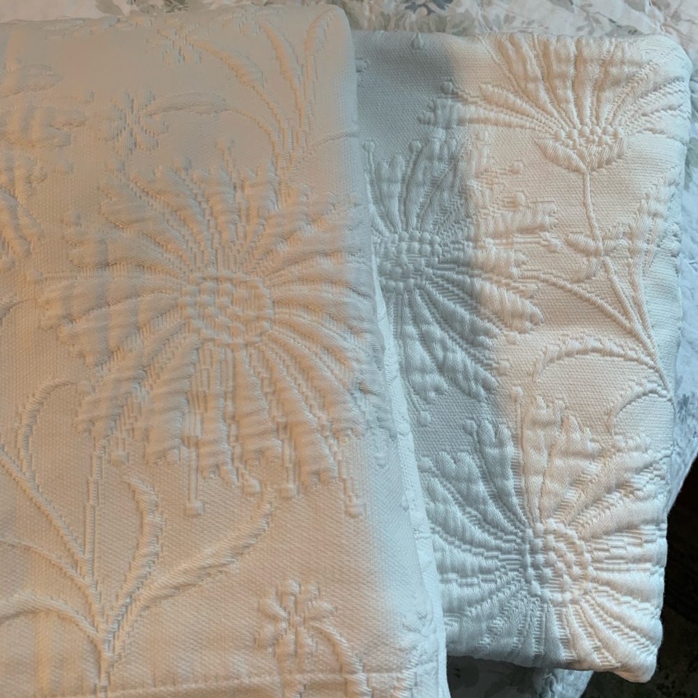 Linen Source Thick Quilted shams with scallop border